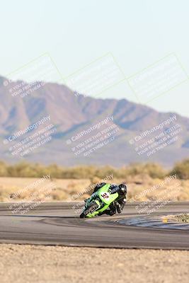 media/Dec-07-2025-CVMA (Sun) [[3e7d2de5dc]]/Race 18-Formula Twins-Formula 40 UL/